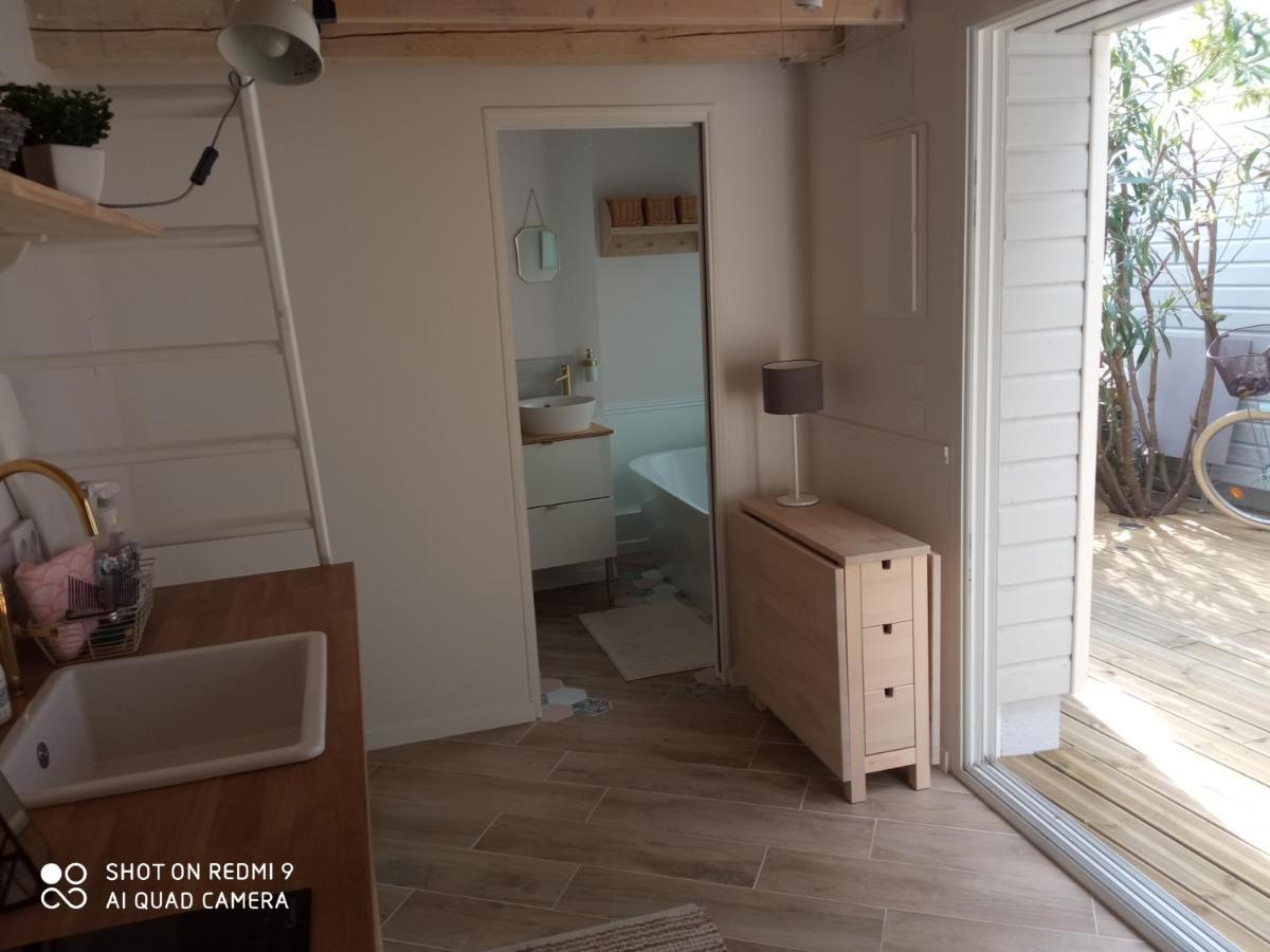 Charmant Logement T2 A 2 Pas De La Mer Гранвиль Экстерьер фото